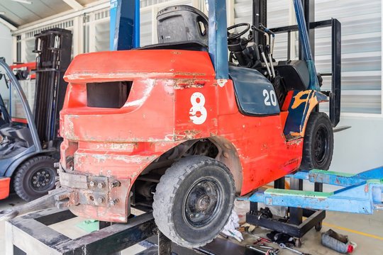 Forklift repair and hydraulics at Ames Hydraulics