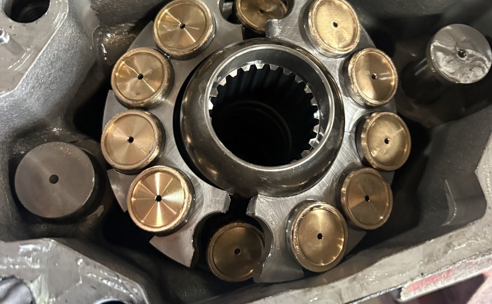 Hydraulic piston pump rebuild at Ames Hydraulics